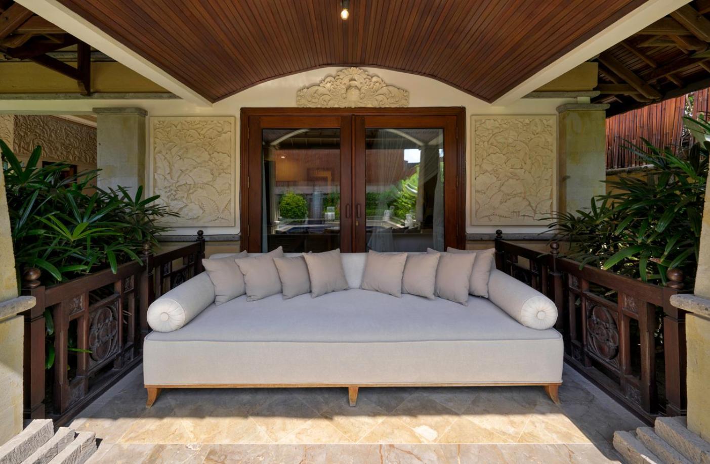 Deh Simba At Oberoi Villa *